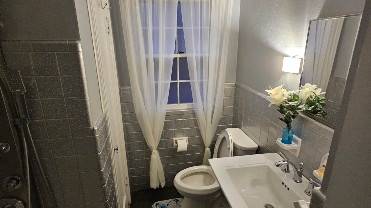 Photo of Bathroom in Old Jamestown
