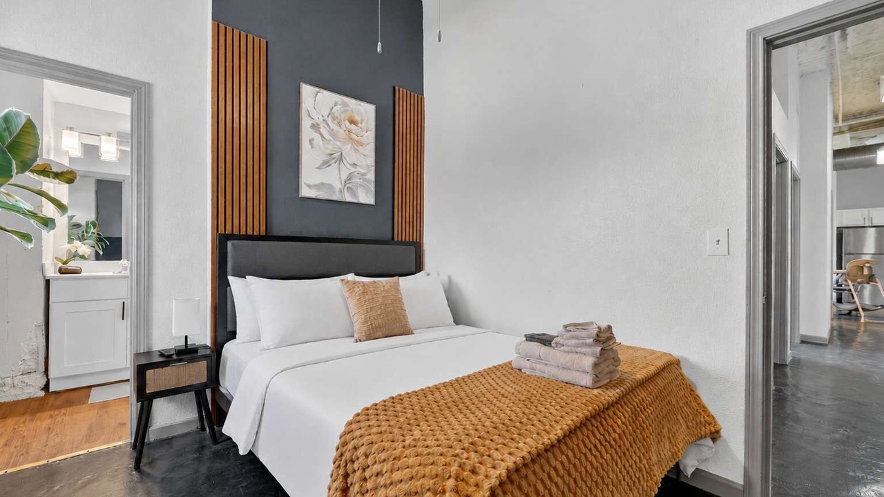 Photo of Bedroom in River Market