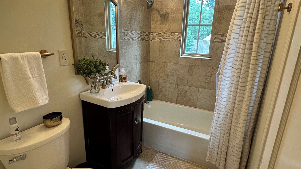 Photo of Bathroom in East Memphis
