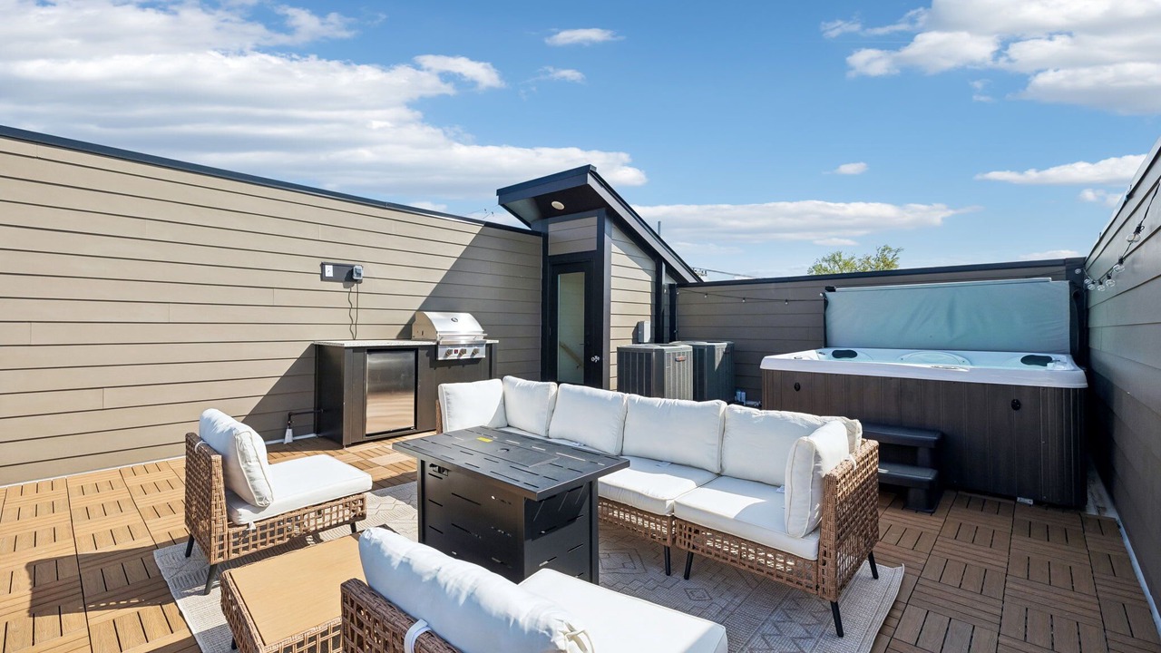Photo of Patio Balcony in Hurwood Heights