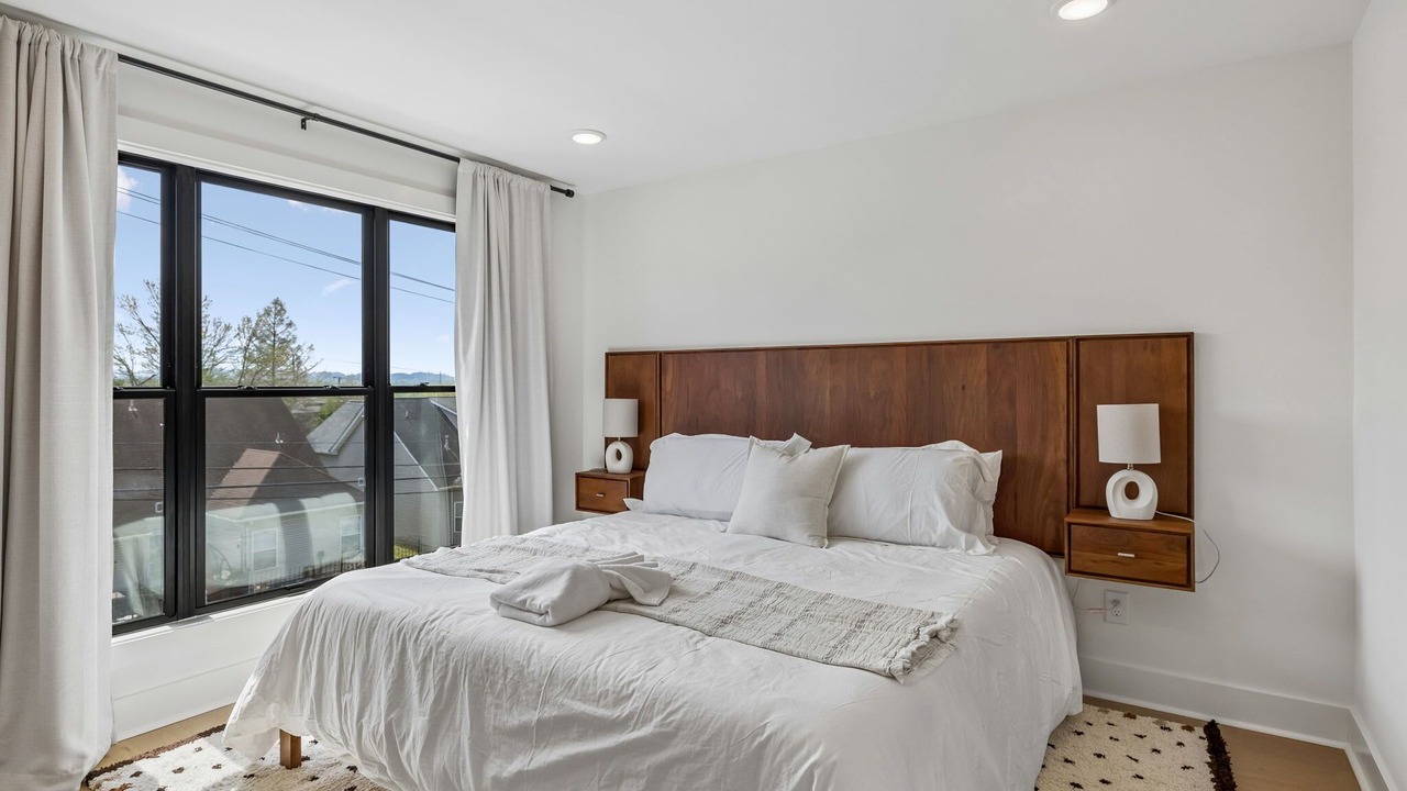 Photo of Bedroom in Hurwood Heights