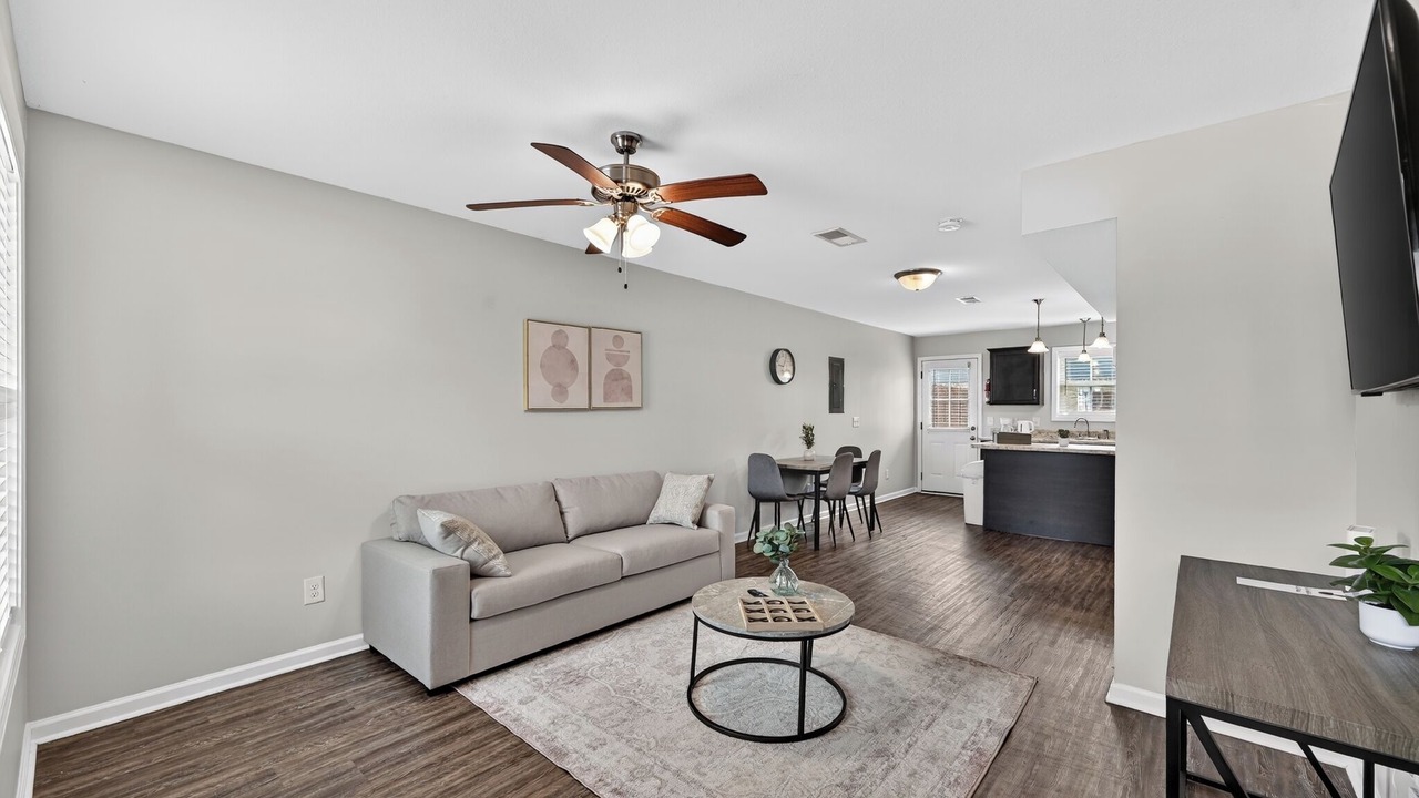 Photo of Livingroom in Clarksville