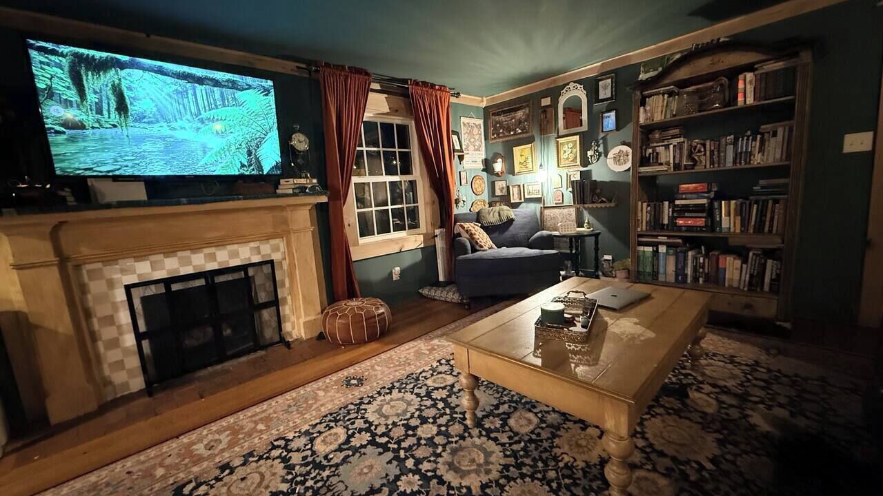 Photo of Livingroom in South Hyde Park