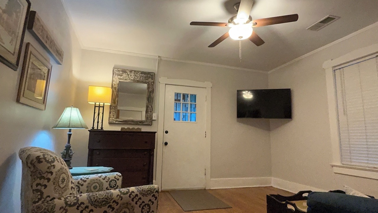 Photo of Livingroom in Midtown