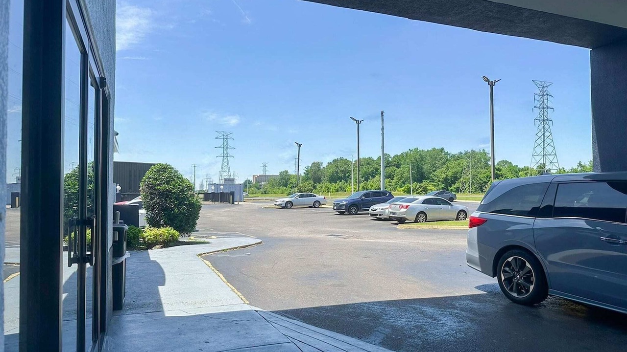 Photo of Outdoor in Parkway Village