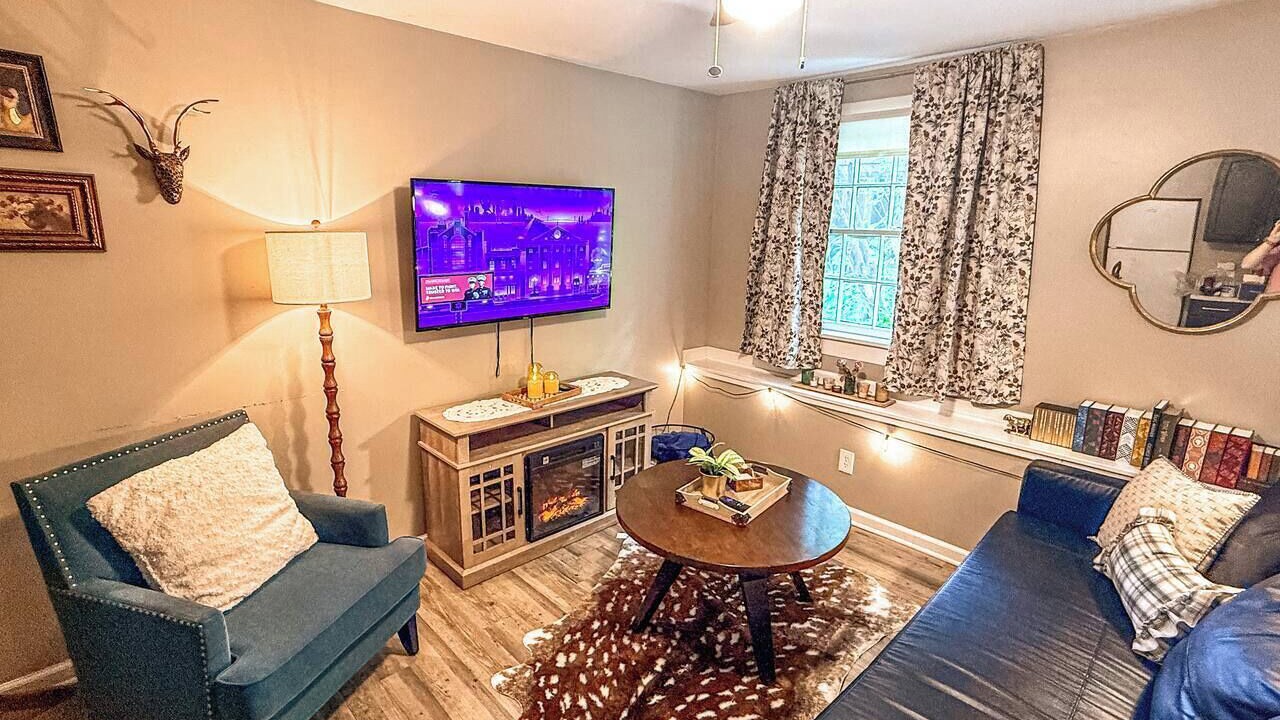 Photo of Livingroom in South Hyde Park