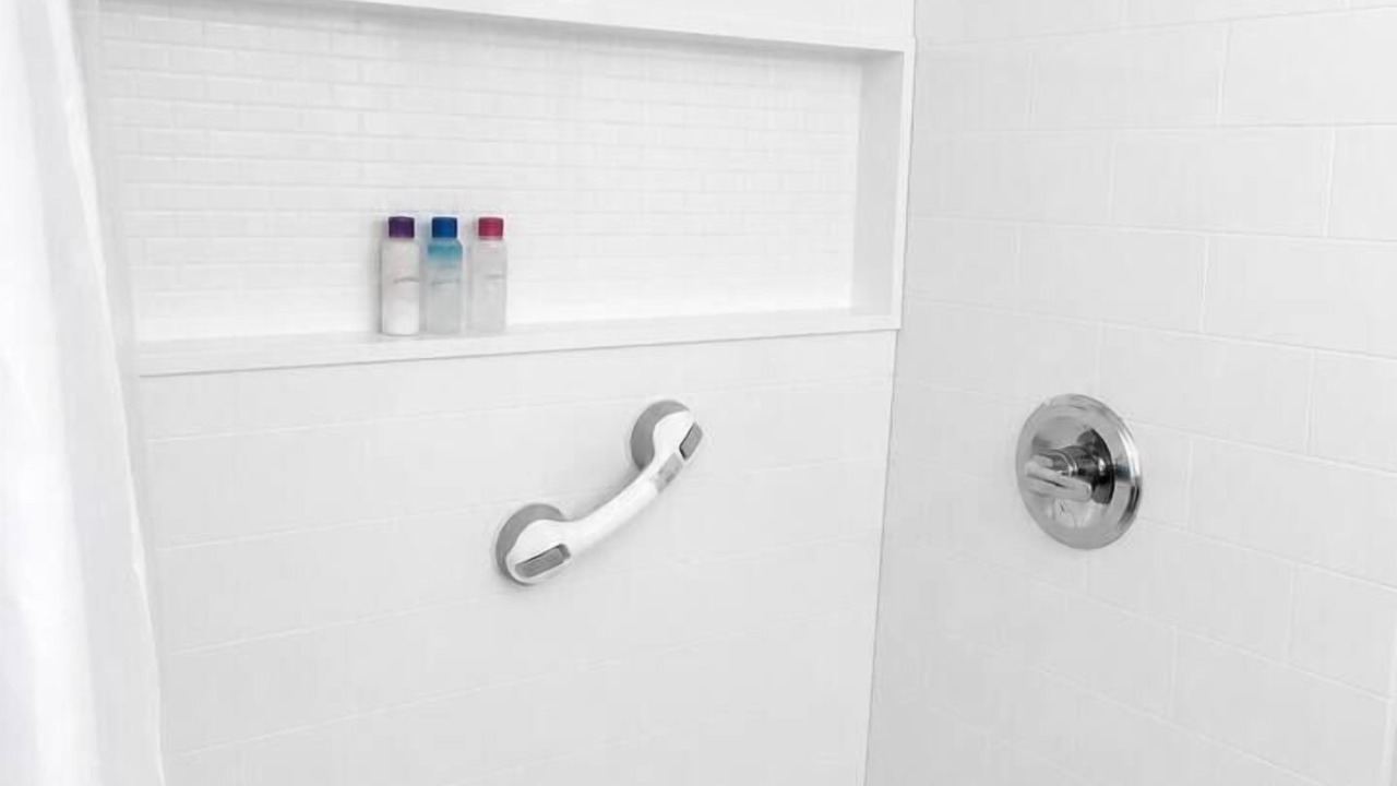 Photo of Bathroom in Benton