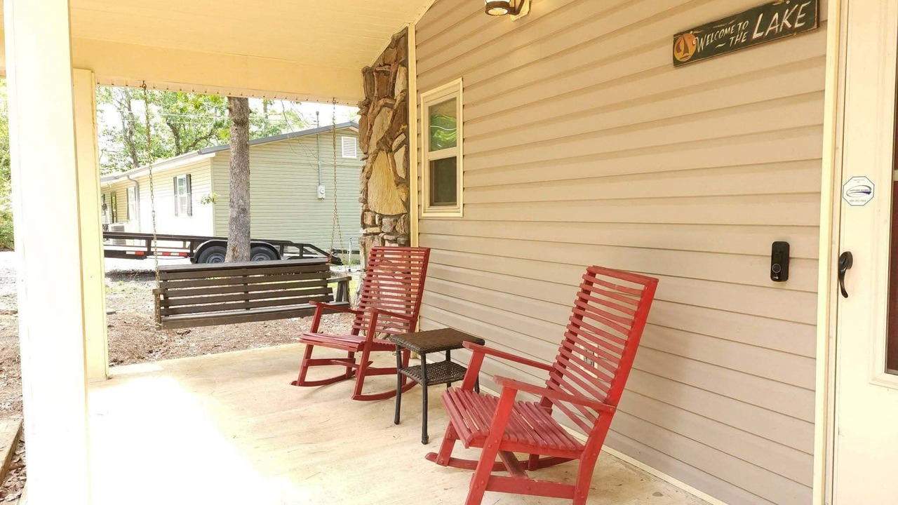 Photo of Patio Balcony in Bee Branch