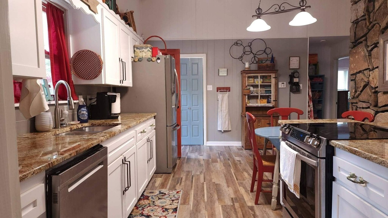 Photo of Kitchen in Bee Branch