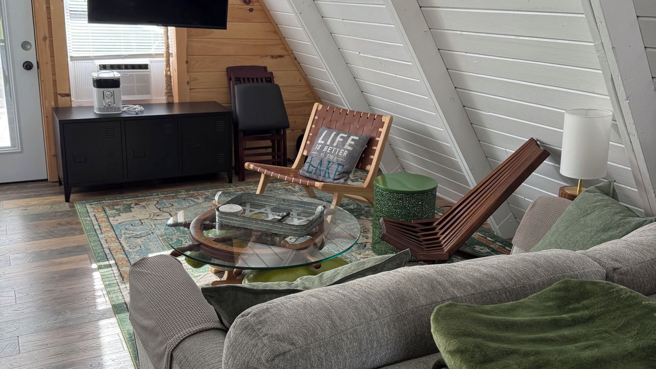 Photo of Livingroom in Ashley Oaks
