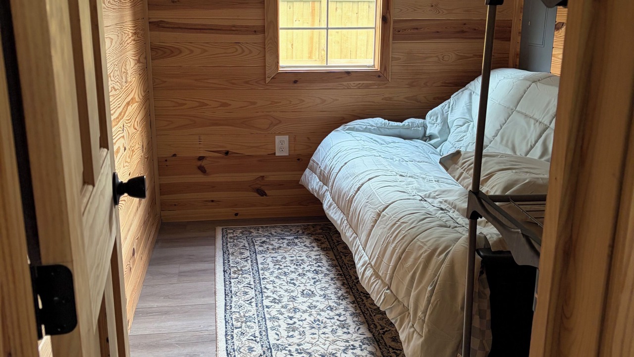 Photo of Bedroom in Alexandria