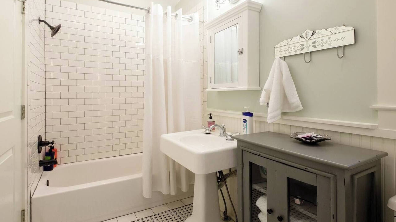 Photo of Bathroom in The Nations