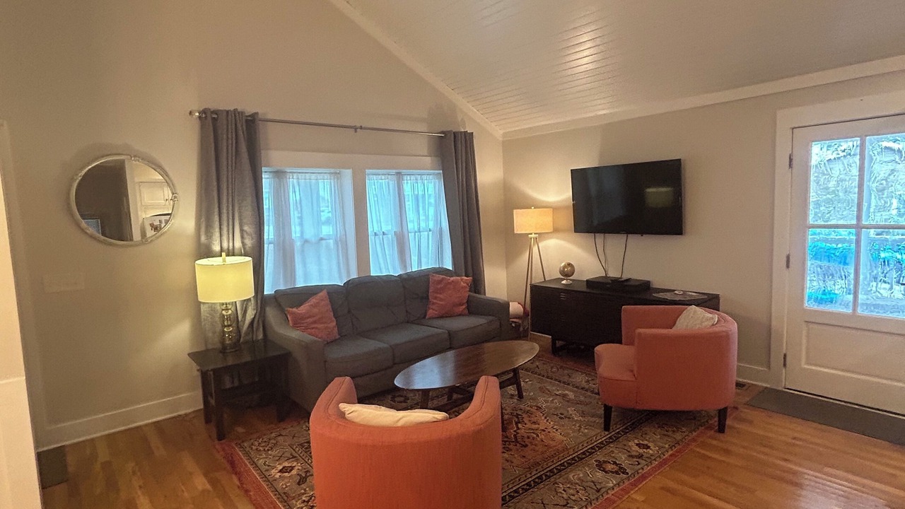 Photo of Livingroom in The Nations
