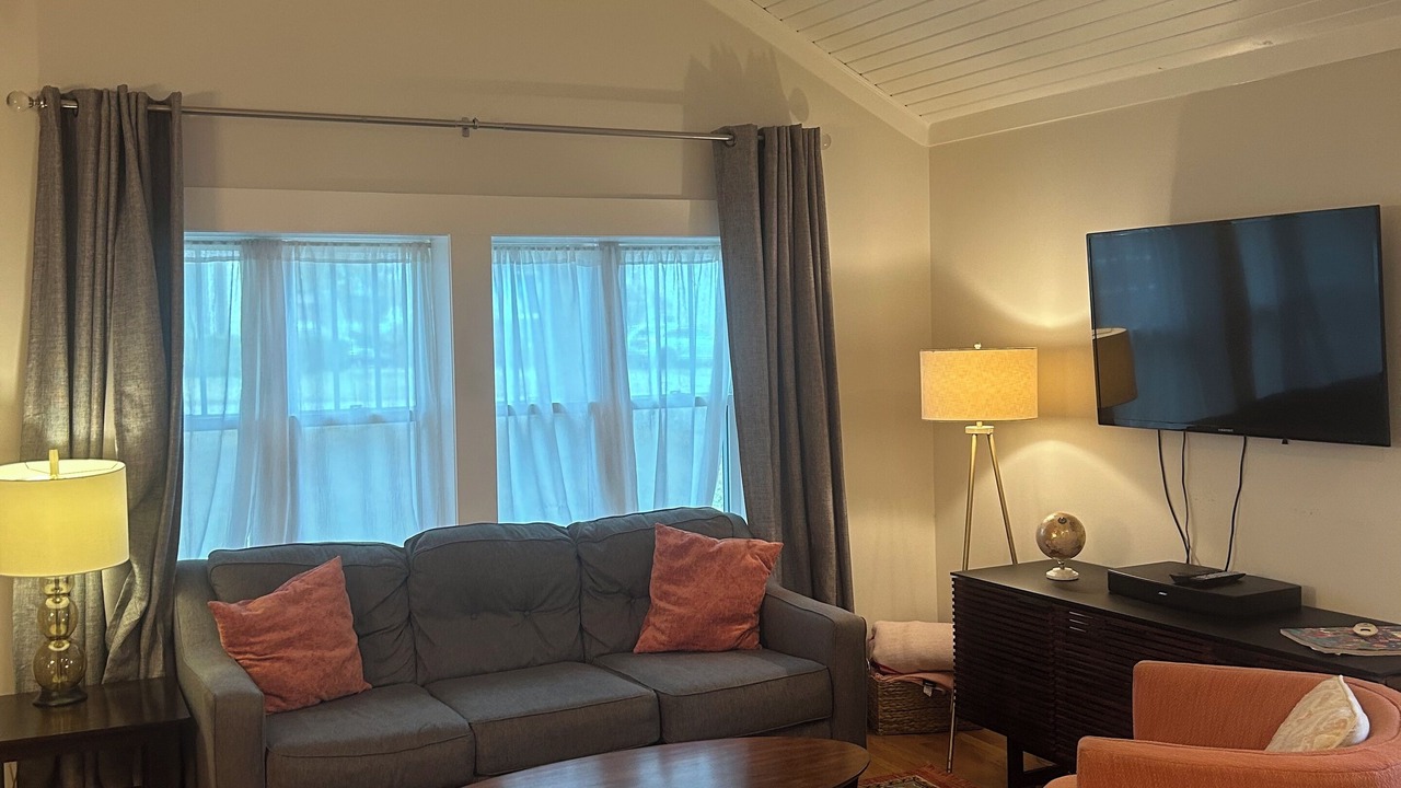 Photo of Livingroom in The Nations