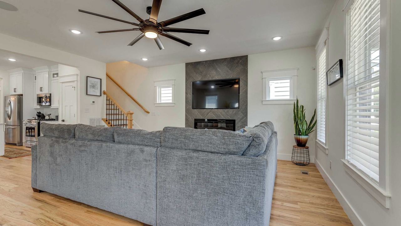 Photo of Livingroom in Cleveland Park