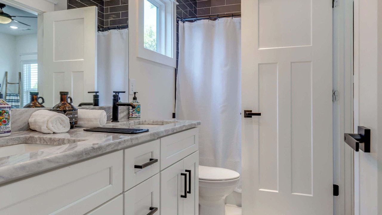 Photo of Bathroom in Cleveland Park