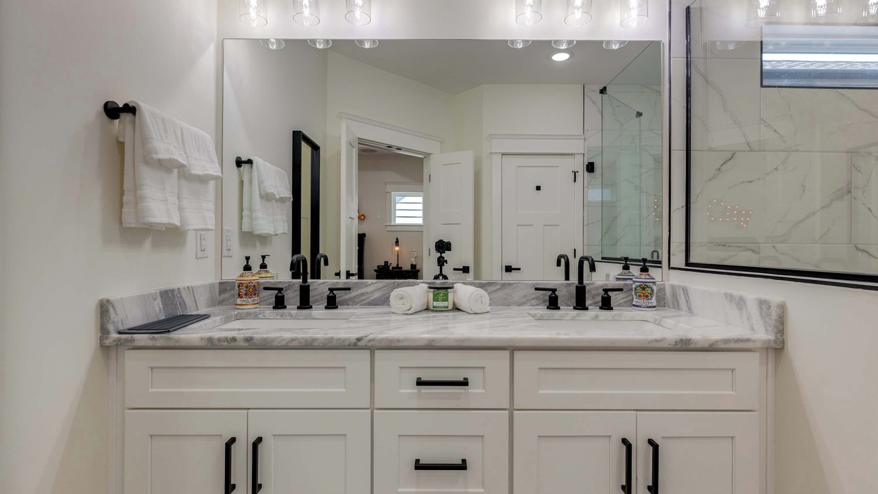 Photo of Bathroom in Cleveland Park