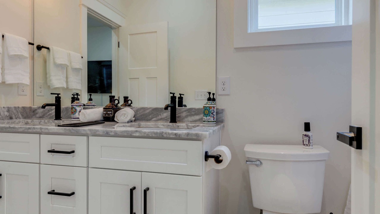 Photo of Bathroom in Cleveland Park