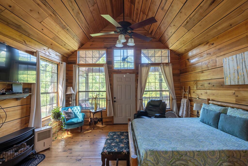 Photo of Bedroom in Heber Springs