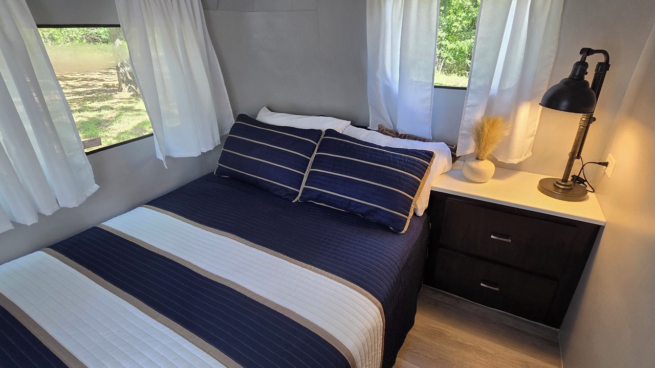 Photo of Bedroom in Sulphur