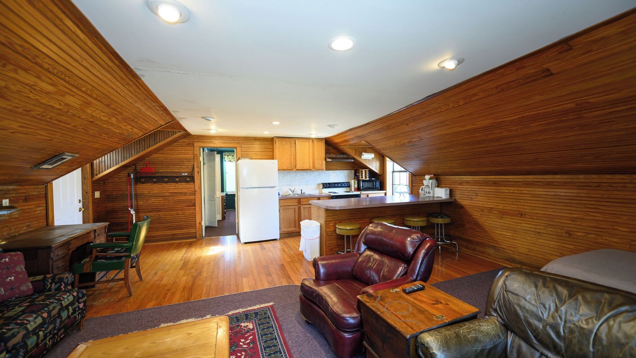 Photo of Bedroom in Lake Village