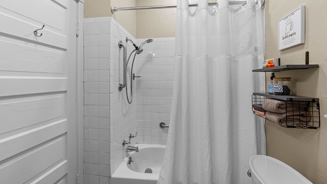 Photo of Bathroom in Walnut Street