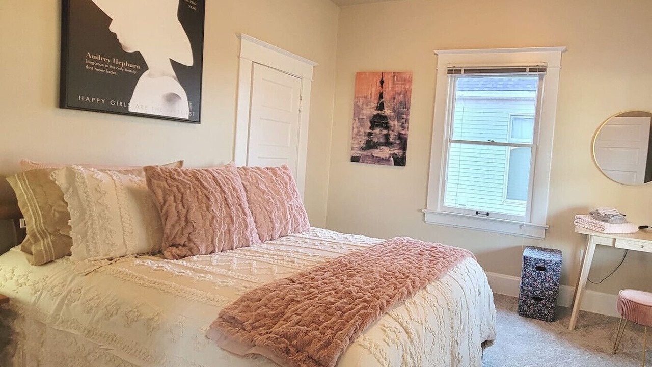 Photo of Bedroom in Walnut Street