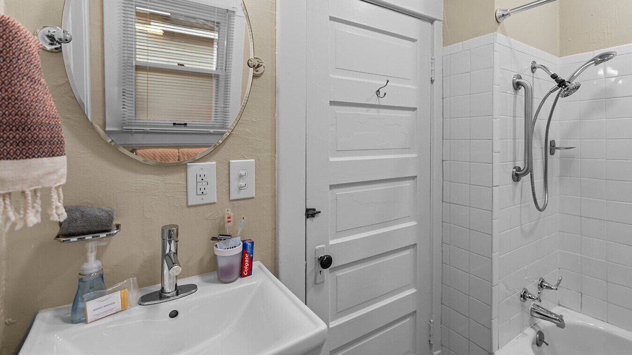Photo of Bathroom in Walnut Street