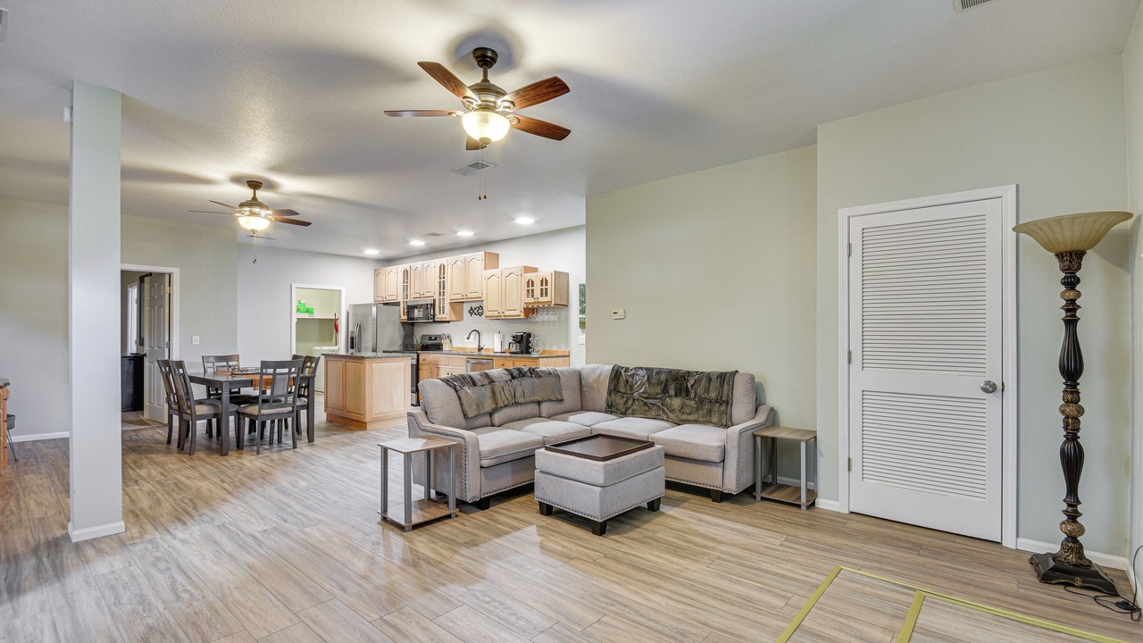Photo of Livingroom in Fulton