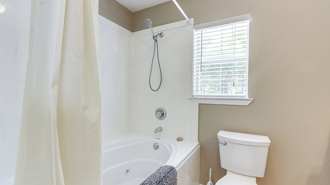 Photo of Bathroom in Sylvan Shores