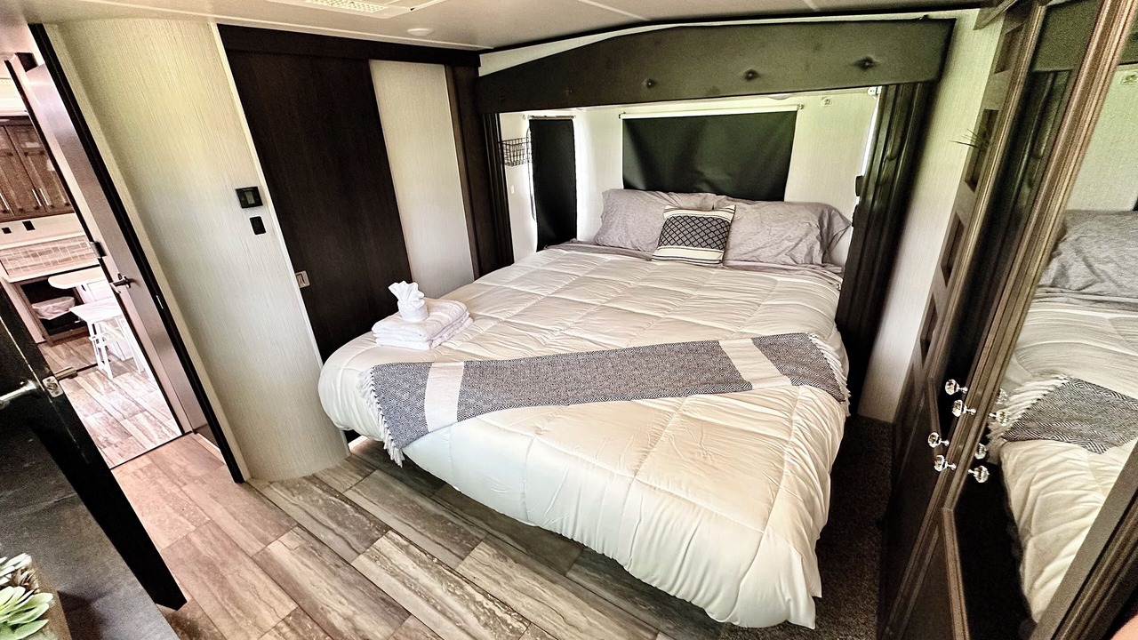 Photo of Bedroom in Gladeville