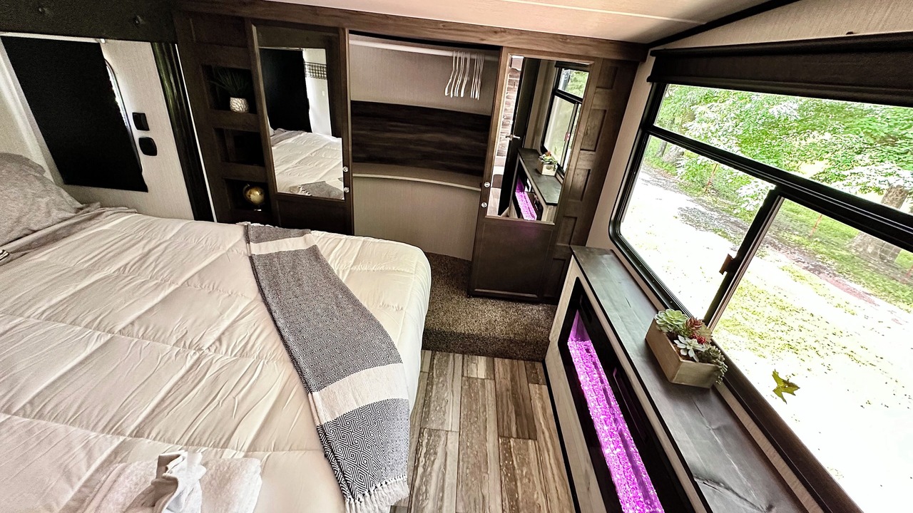 Photo of Bedroom in Gladeville