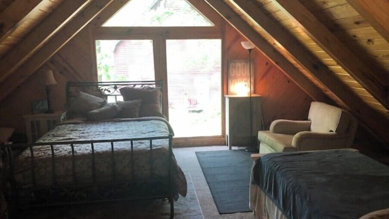 Photo of Bedroom in Counce