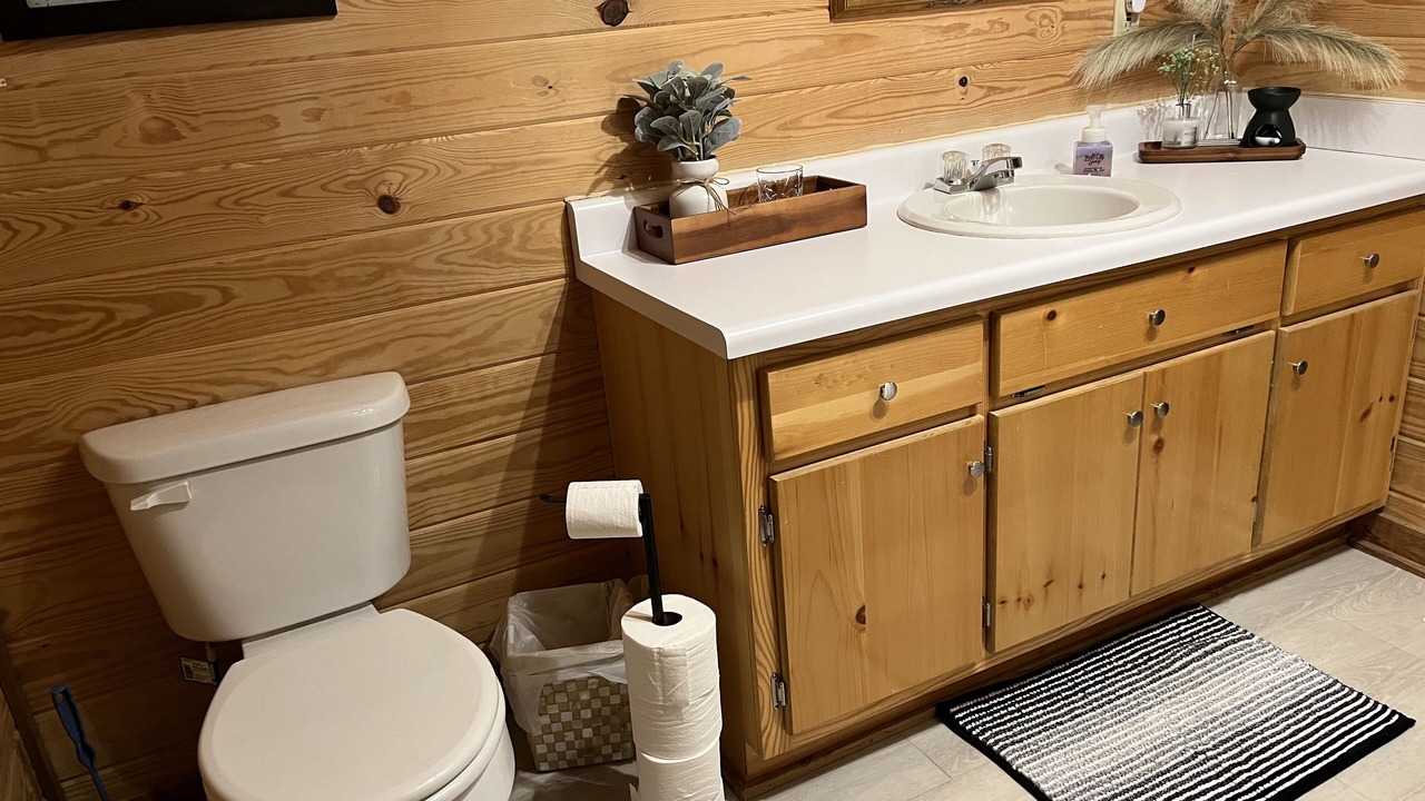 Photo of Bathroom in Counce
