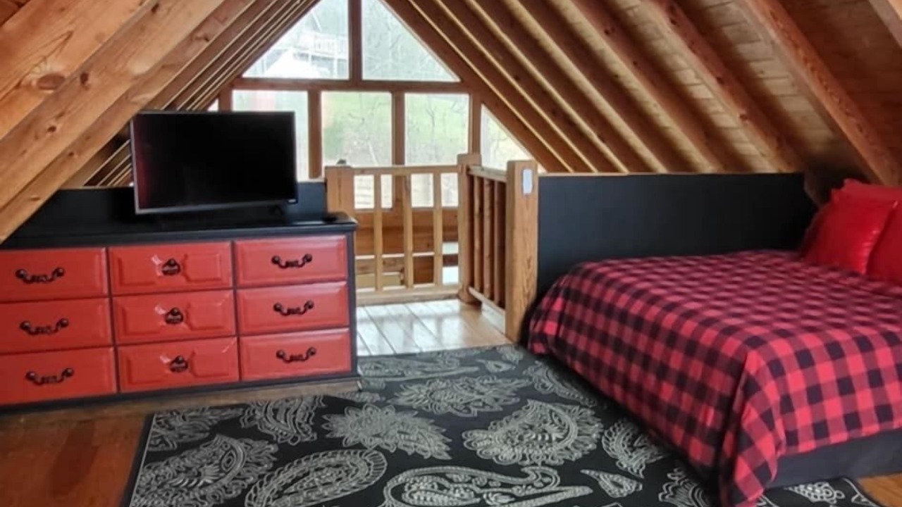 Photo of Bedroom in Counce