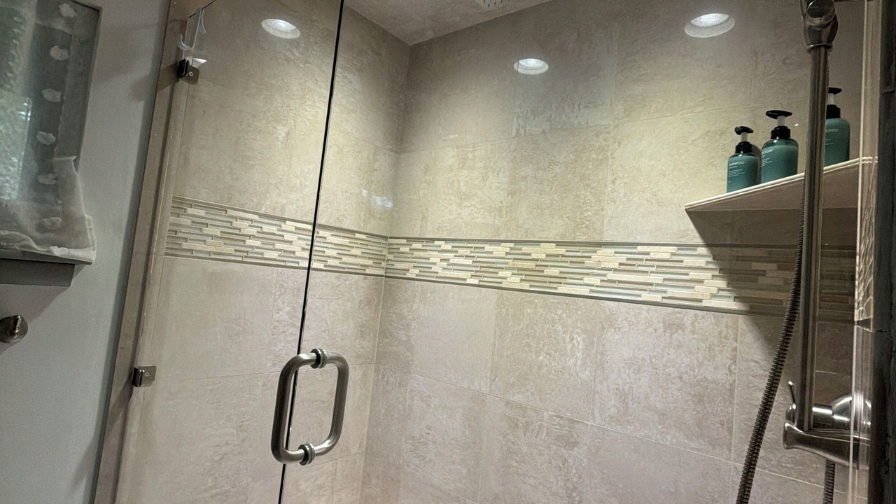 Photo of Bathroom in Inglefield