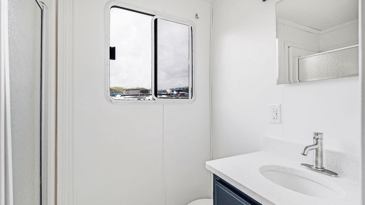 Photo of Bathroom in Allons