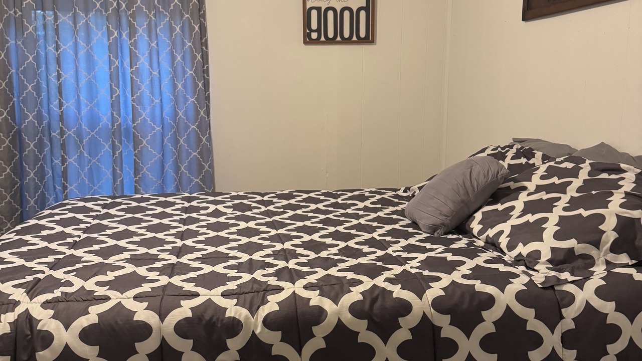 Photo of Bedroom in Eminence