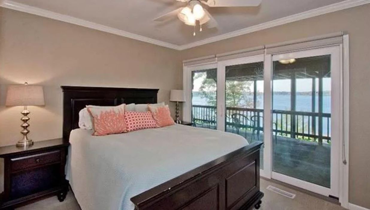 Photo of Bedroom in Lake Hamilton