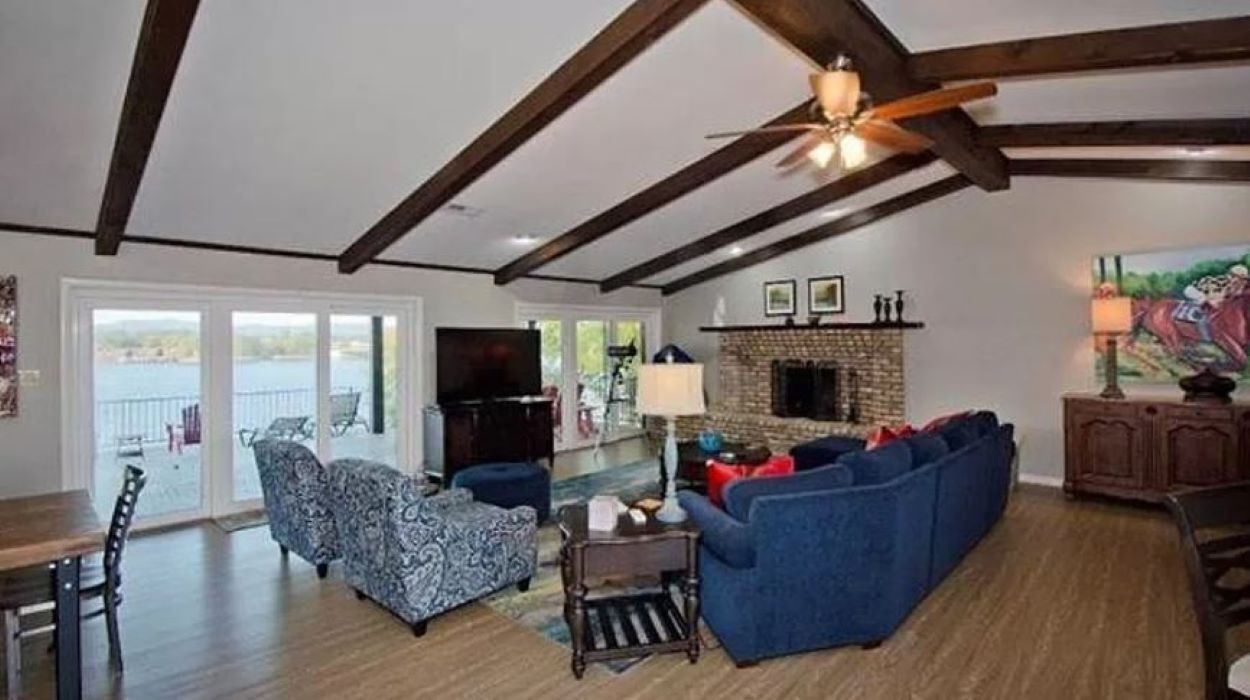Photo of Livingroom in Lake Hamilton