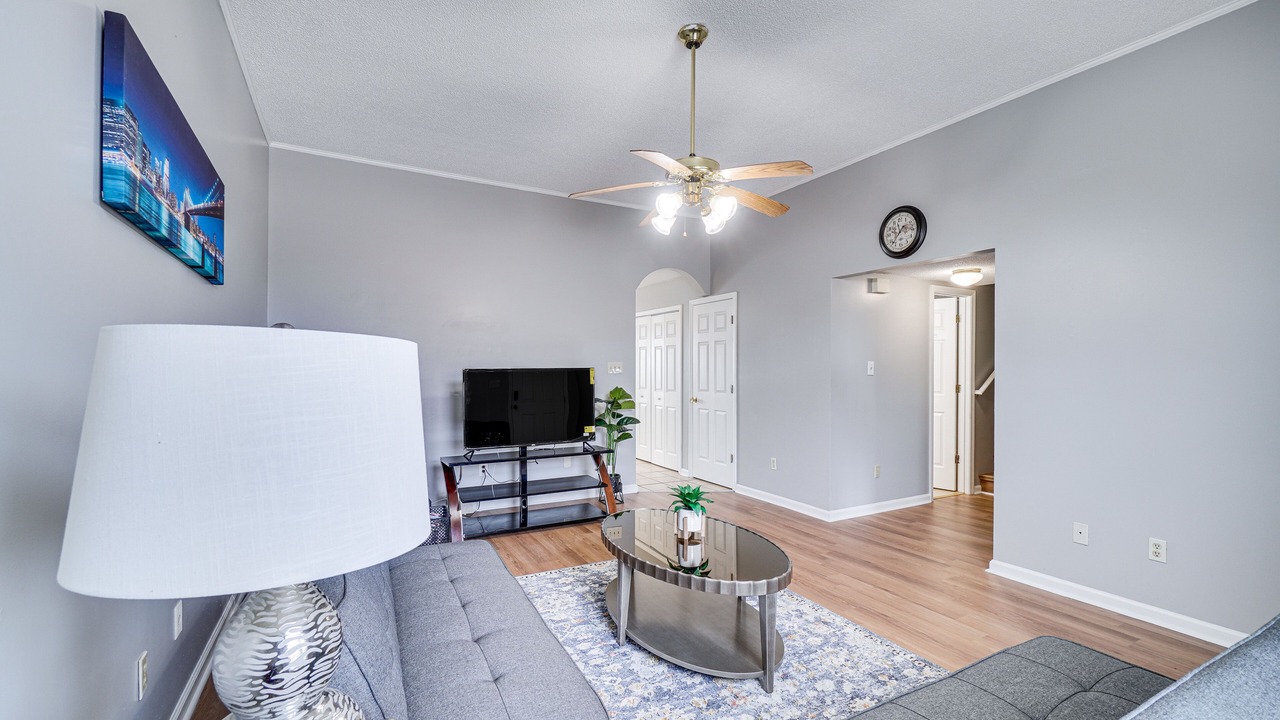 Photo of Livingroom in Ashley Oaks