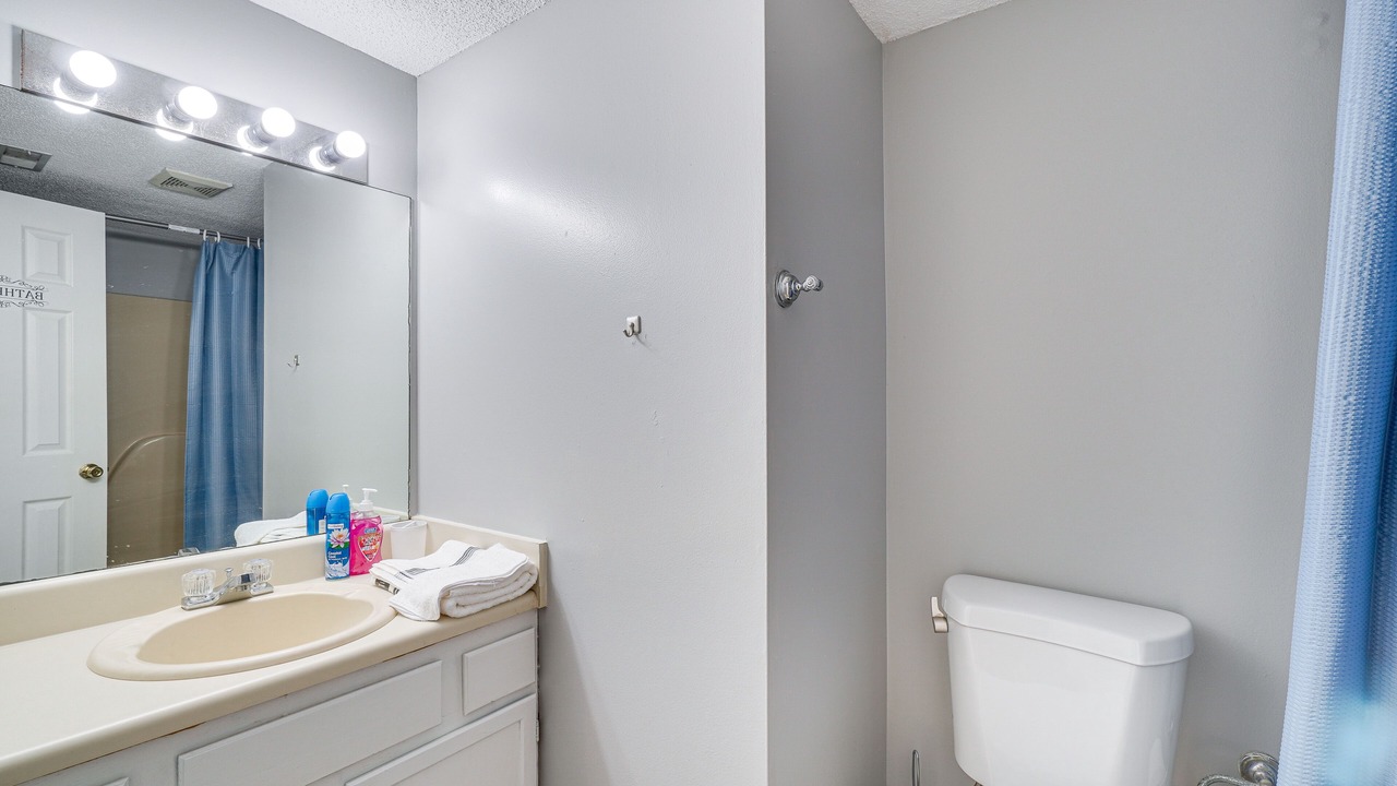 Photo of Bathroom in Ashley Oaks