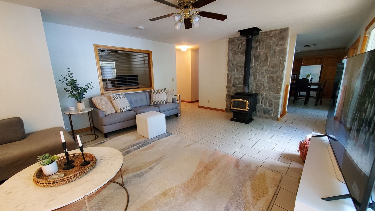 Photo of Livingroom in Lost Bridge Village