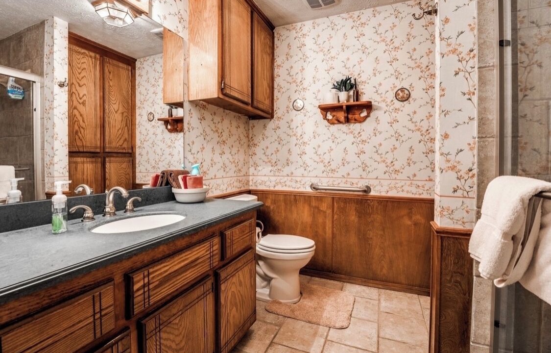 Photo of Bathroom in Yukon
