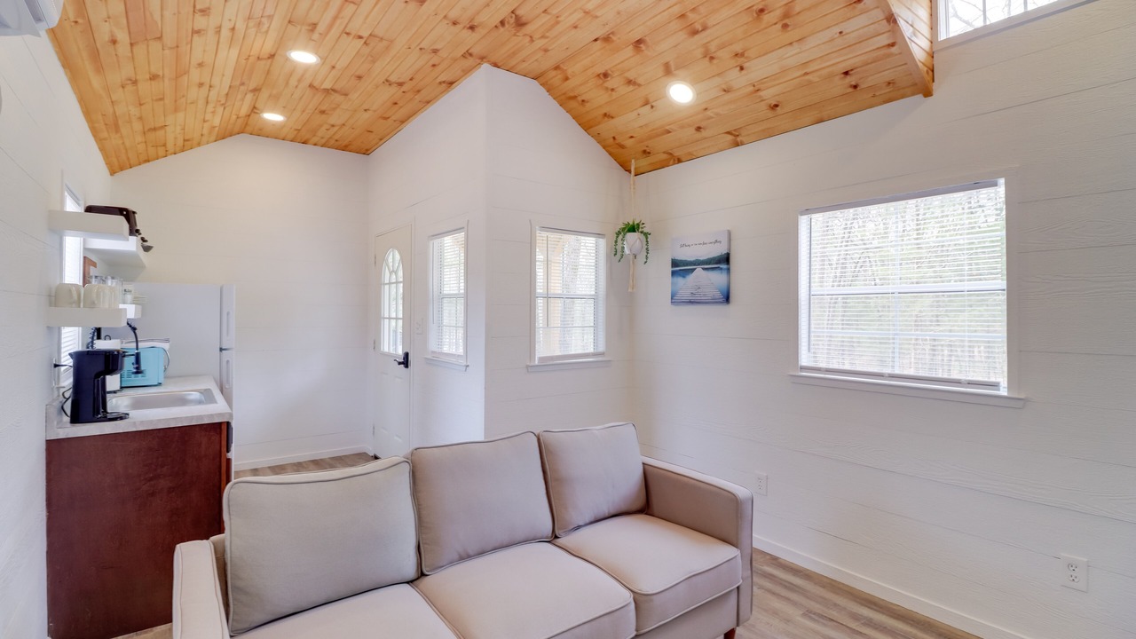 Photo of Livingroom in Tumbling Shoals