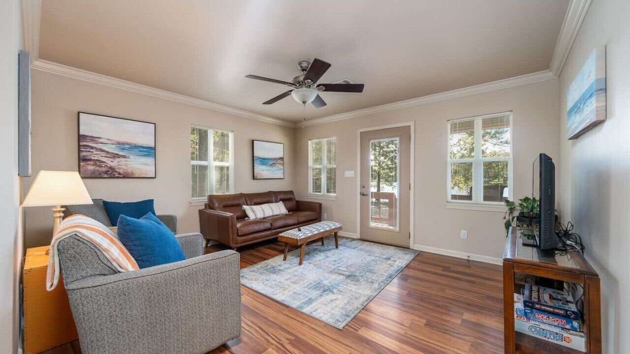 Photo of Livingroom in Jones Mills