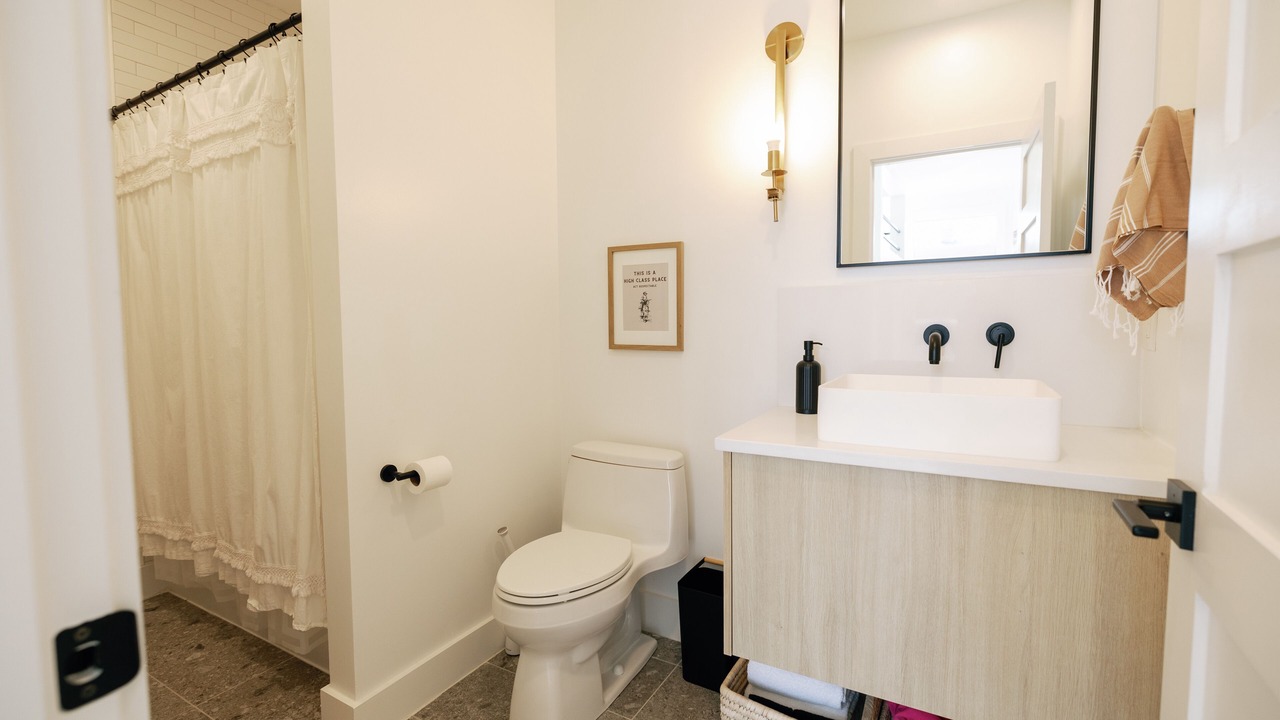 Photo of Bathroom in Cleveland Park