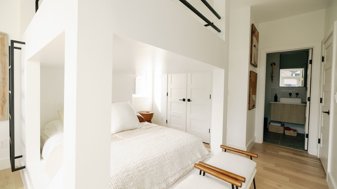 Photo of Bedroom in Cleveland Park