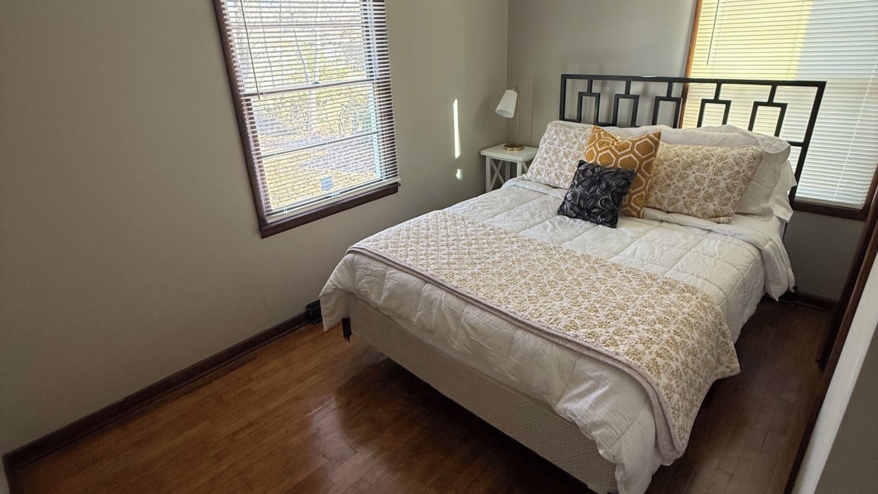 Photo of Bedroom in Lawrence