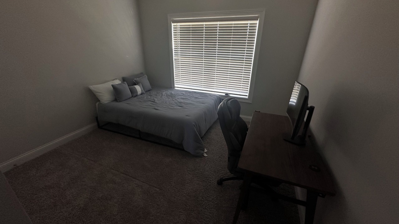 Photo of Bedroom in Drake